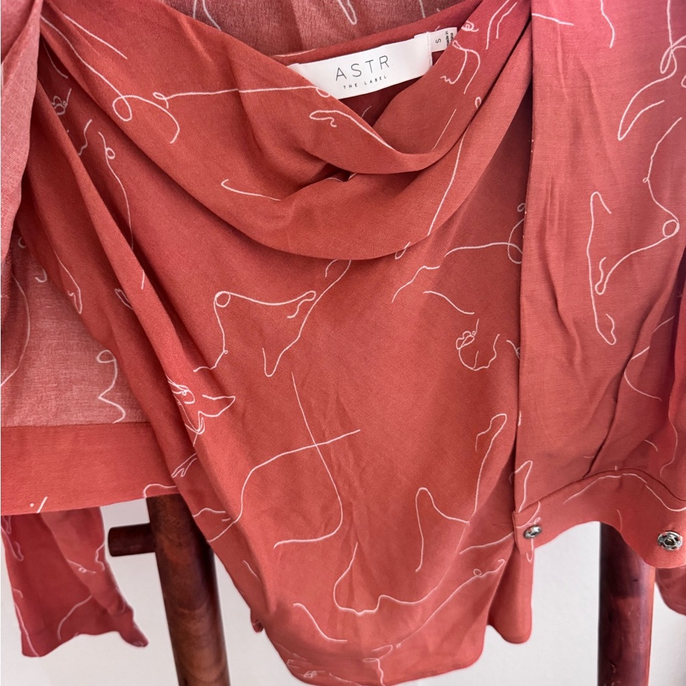 ASTR Terracotta Blouse with Abstract Design